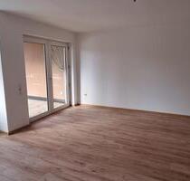 Schöne, neu renovierte Erdgeschosswohnung mit Terrasse - Vellmar