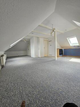 Foto - 1 Zimmer Dachgeschoßwohnung zur Miete in Büdelsdorf
