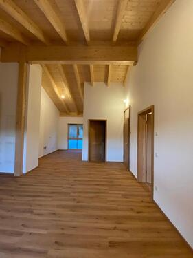 Foto - Erstbezug Zwei-Zimmer Single Dachgeschoss-Wohnung - Stadtnah