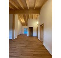 Erstbezug Zwei-Zimmer Single Dachgeschoss-Wohnung - Stadtnah - Kumhausen