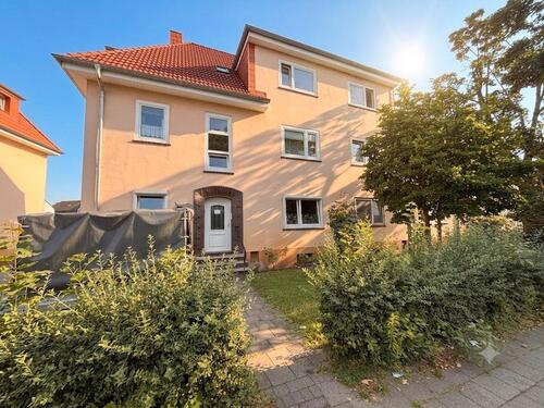 Foto - Mehr als eine Wohnung - Ihr eigenes Gartenparadies mit Carport