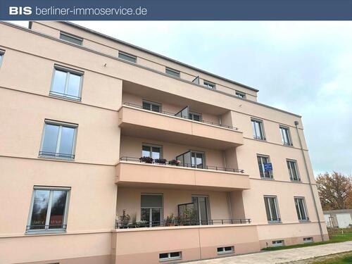 Foto - Hochmoderne Dachgeschosswohnung mit Einbauküche und Pkw-Stellplatz mit Wallbox in ruhiger Lage