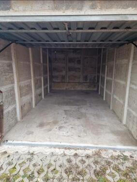 Foto - Garage in der Marcel-Paul-Straße