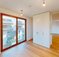 HafenCity Hamburg: Charmante 2-Zimmer-Wohnung mit Einbauküche und Balkon