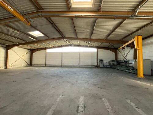 Foto - Gewerbehalle mit Krananlagen - 2.976,00&nbsp;EUR Kaltmiete, ca.&nbsp; 564,00&nbsp;m&sup2;