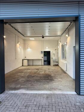 Foto - Gewerbefläche mit Halle - 850,00 EUR Kaltmiete,