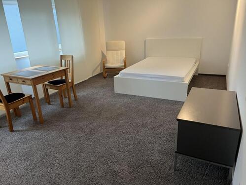 Foto - ELW in Oberderdingen-Großvillars an Pendler Wochenendheimfahrer