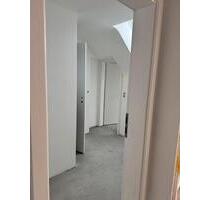 Moderene DG-Wohnung - Erstbezug nach Kernsanierung - Homburg