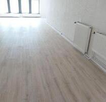 Neue 90m² große helle Loft-Whg. direkt im Zentrum mit neuem Bad, mgl. Einbauküche & eigenem Eingang - Hessisch Oldendorf