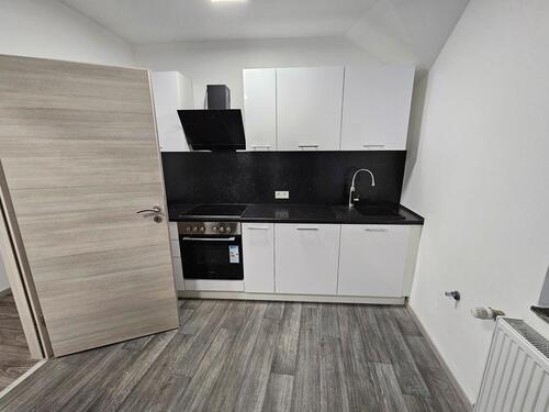 Foto - Modern Renovierte 3 Zimmer Wohnung mit Küche