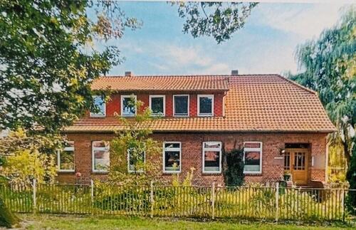 Foto - Wohnhaus mit kleiner Ferienwohnung
