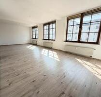 Großzügige 120 m² Wohnung mit Aufzug & Stellplatz - Thalheim/Erzgebirge