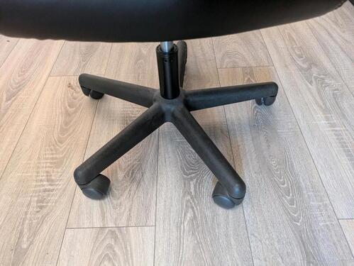 Foto - Bürostühle zwei stuck - 50,00&nbsp;EUR Kaltmiete,