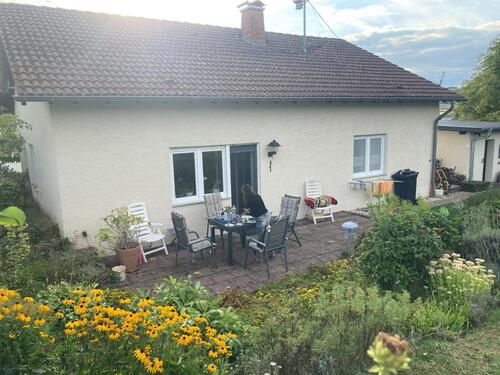 Foto - Haus zu vermieten - 1.200,00&nbsp;EUR Kaltmiete, ca.&nbsp; 120,00&nbsp;m&sup2;