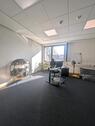 Foto - Modernes Büro Coworking Space nahe Airbus – Parkplatz