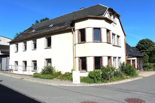Foto - Charmantes Zweifamilienhaus mit großem Potential in ruhiger Lage