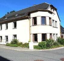 Charmantes Zweifamilienhaus mit großem Potential in ruhiger Lage - Gefell