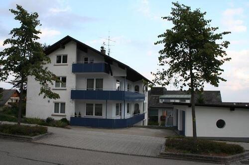 Foto - Grosse kernsanierte 3,5 Zimmerwohnung im Dorf am Himmel