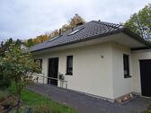 Foto - Einfamilienhaus (Bungalow) mit ausgebautem Dachgeschoss