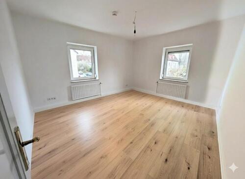 Foto - **Einziehen und wohlfühlen! +frisch gestrichen +neuer Boden +eigener Garten +Tageslichtbad**