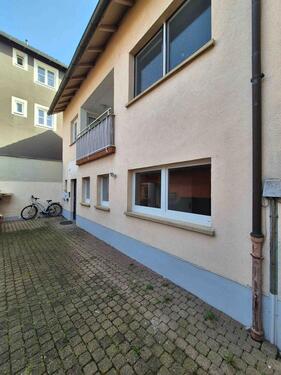 Foto - Sanierte 2 Zimmer, EBK, Bad, EG-Wohnung