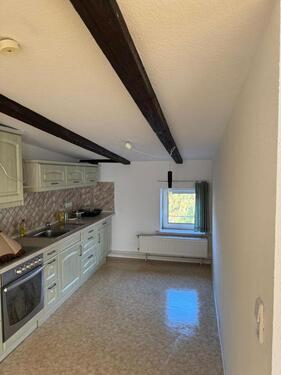 Foto - Helle 2–3 Raum DG-Wohnung mit EBK + Waschmaschine – ruhig gelegen