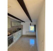 Helle 2–3 Raum DG-Wohnung mit EBK + Waschmaschine – ruhig gelegen - Schönebeck (Elbe)