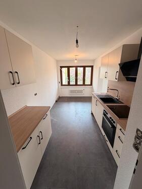 Foto - Erstbezug nach Sanierung-3 ZKB mit Balkon, Küche, 2 Stellpl. uvm