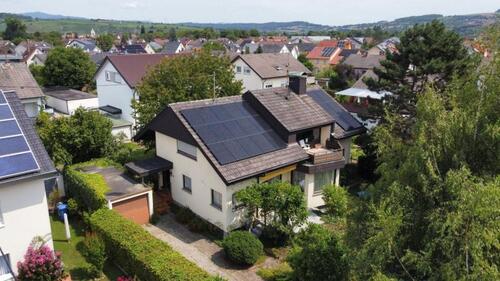 Foto - Von privat: Zweifamilienhaus mit großem Grundstück