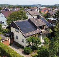 Von privat: Zweifamilienhaus mit großem Grundstück - Eimeldingen