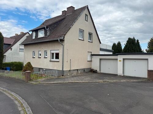 Foto - Familienfreundliches Einfamilienhaus - Garage,Terasse & Platz