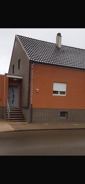 Foto - Familienfreundliches Einfamilienhaus mit 6 Zimmern