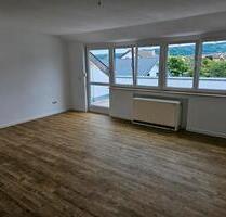Helle, sonnige 2-Zimmer Dachgeschosswohnung mit schönem Ausblicki - Westhausen
