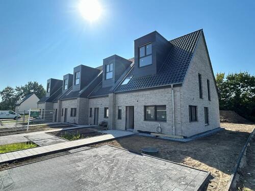 Foto - Großzügiges Neubau-Reihenhaus mit 2 Stellplätzen + Garten