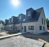 Großzügiges Neubau-Reihenhaus mit 2 Stellplätzen + Garten - Bünde