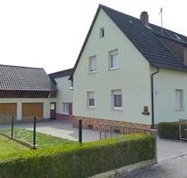 Doppelhaushälfte mit Ausbaupotenzial, Garten & Doppelgarage - Walzbachtal