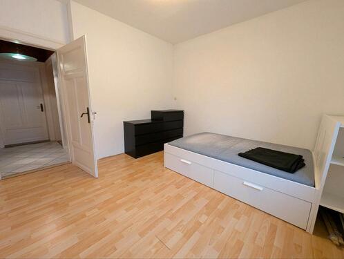 Foto - Zimmer in 3er WG ab sofort - 640,00&nbsp;EUR Kaltmiete, ca.&nbsp; 105,00&nbsp;m&sup2;