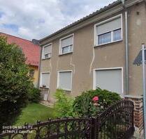 Großes Haus am Waldrand und einem kleinen Garten in HaidaRöderla - Elsterwerda