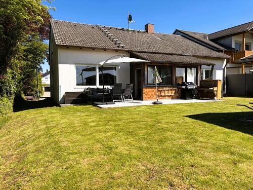 Foto - Einfamilienhaus im Bungalowstil mit Potential zu Einliegerwohnung