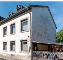 Haus in Trier Süd zu Verkaufen - 192.000,00&nbsp;EUR Kaufpreis, ca.&nbsp; 100,00&nbsp;m&sup2; in Trier (PLZ: 54294) Feyen-Weismark