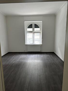 Foto - 2,5 Z, KDB, ALTBAU, Saniert, mit Einbauküche, Pelmke Balkon,