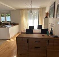 Helle 4,5-ZKB-Erdgeschosswohnung mit Terrasse, Garten und Tiefgar - Augsburg Bärenkeller