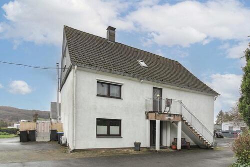 Foto - 2-3 Familienhaus mit kleiner Halle zu verkaufen