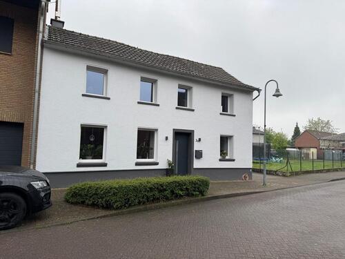 Foto - Kernsaniertes Reihenhaus mit Klimananlage, gehob. Ausstattung