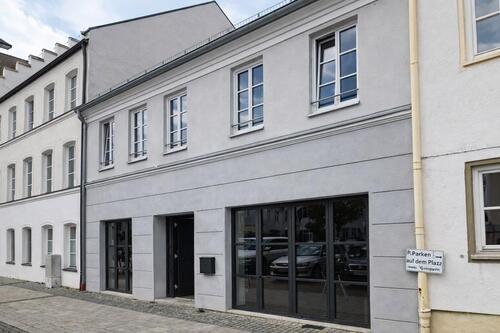 Foto - Wohn- und Geschäftshaus mit 2 Wohnungen und 1 Gewerbeeinheit