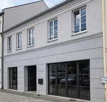 Wohn- und Geschäftshaus mit 2 Wohnungen und 1 Gewerbeeinheit - Gangkofen