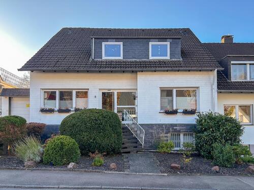 Foto - Komfortabel Wohnen im Zweifamilienhaus: Mietwohnung mit drei Zimmern und Sonnenbalkon