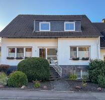 Komfortabel Wohnen im Zweifamilienhaus: Mietwohnung mit drei Zimmern und Sonnenbalkon - Schwelm