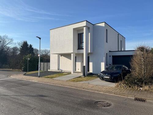 Foto - PROVISIONSFREI – Modernes Einfamilienhaus mit PV-Anlage & Sauna