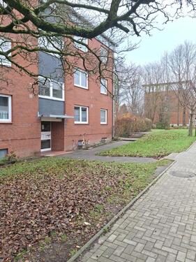 Foto - Grundrenovierte 3-Zimmer-Wohnung in ruhiger Wohngegend